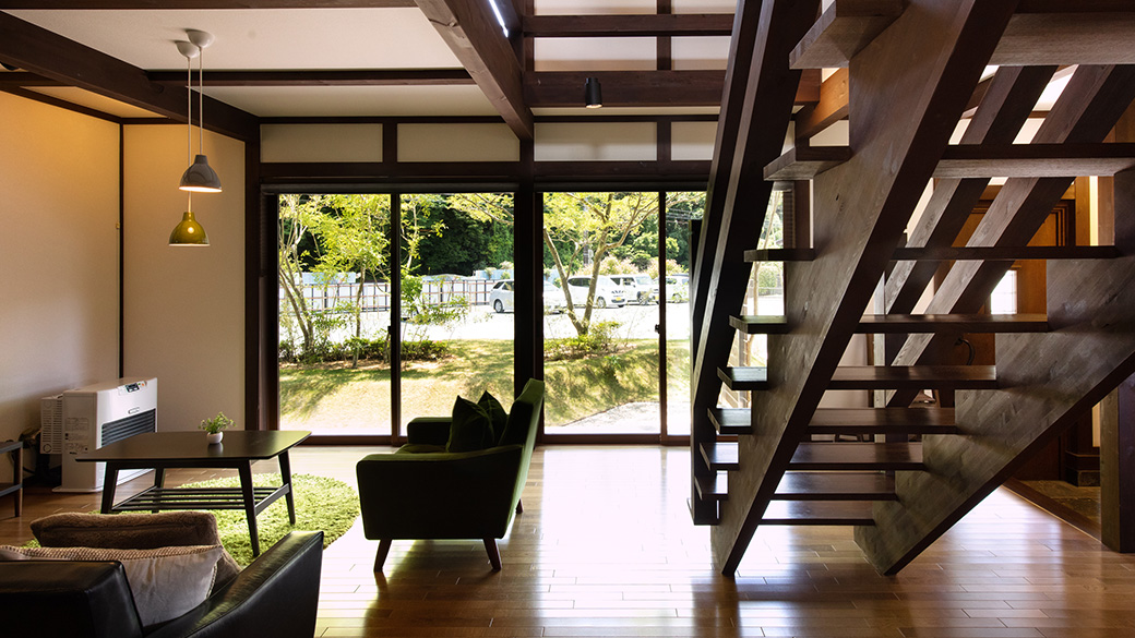 ナチュラルなカフェ風スタイルのリビング