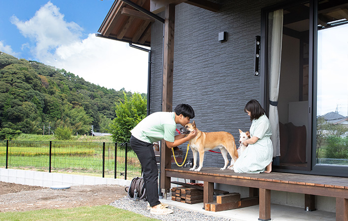 愛犬と暮らす！20代夫婦の夢の平屋