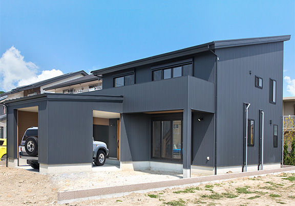 開放的なリビングと、こだわりキッチンが映える家