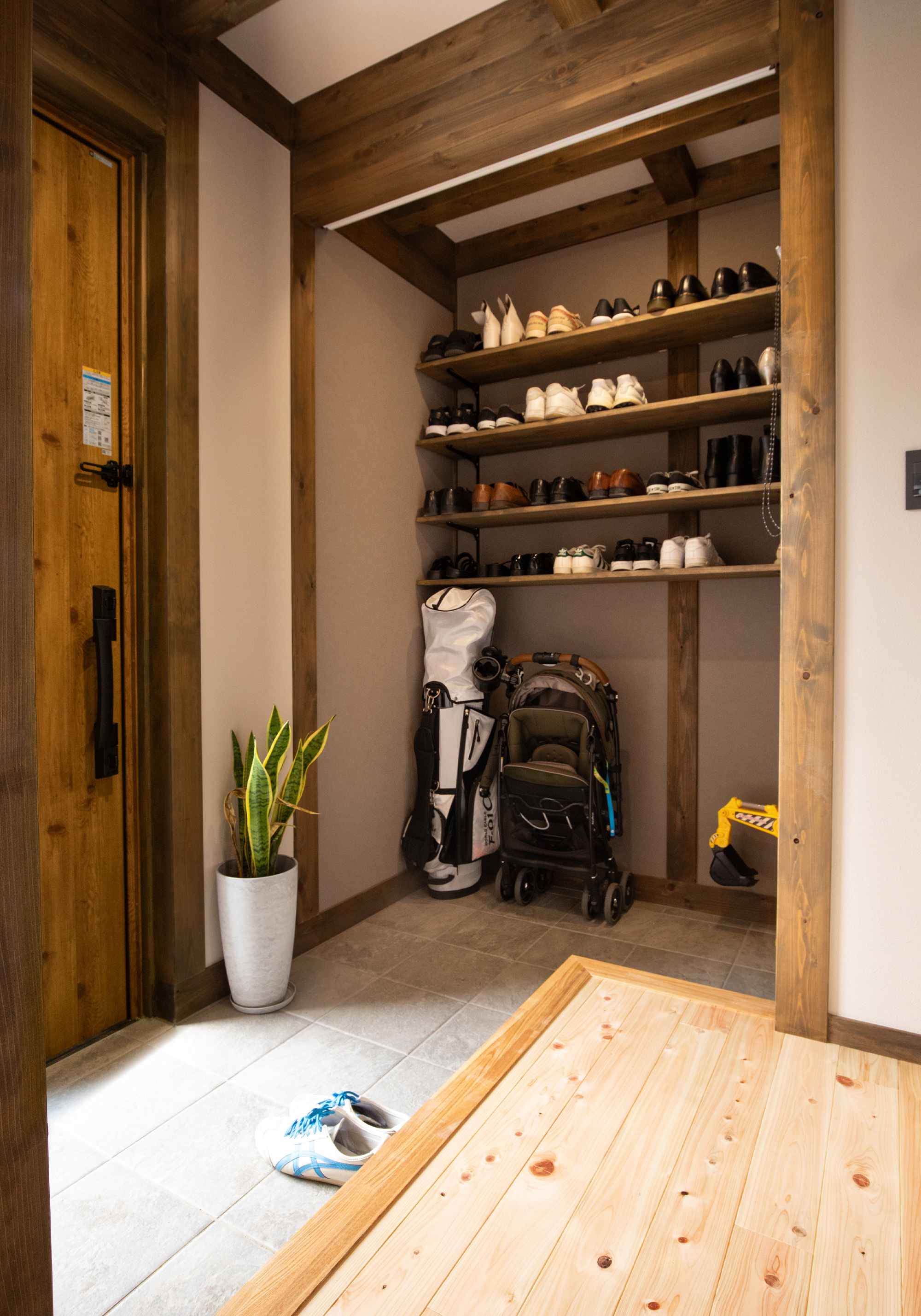 こだわりが光るスタイリッシュでシンプルモダンな家